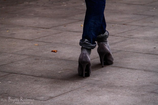 feet_20111008_grey.jpg