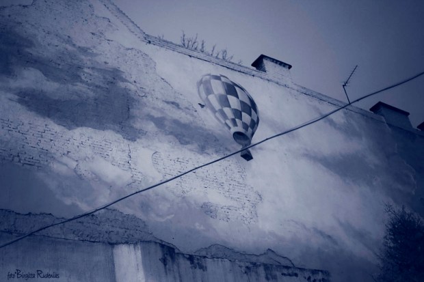 Blue Street Art Balloon