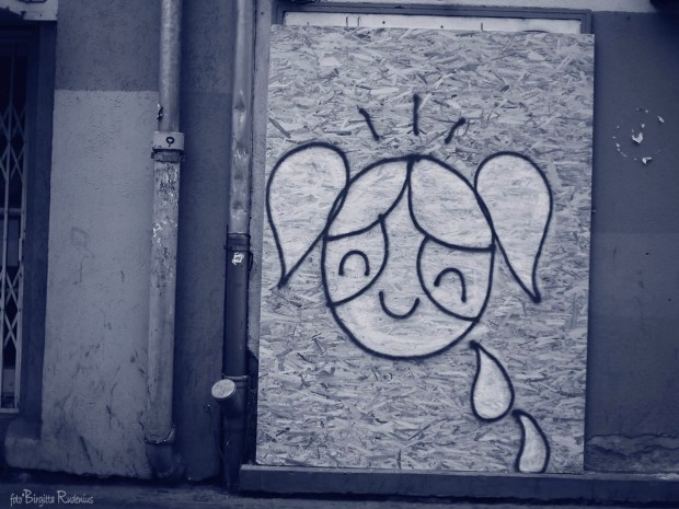 Blue Street ART - Bright Girl