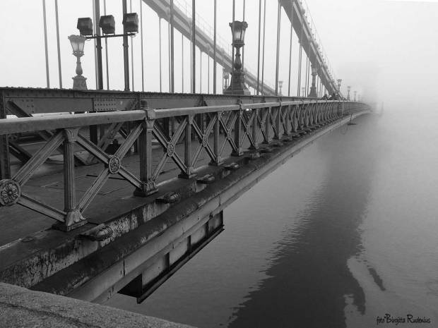 BW - Chain Bridge, Budapest