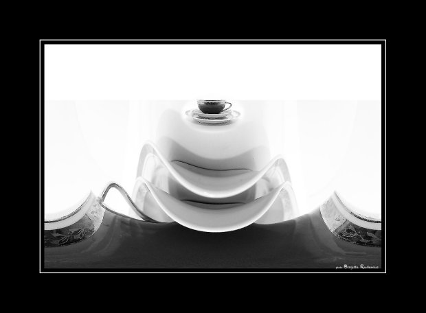 Koppar med guldkant.