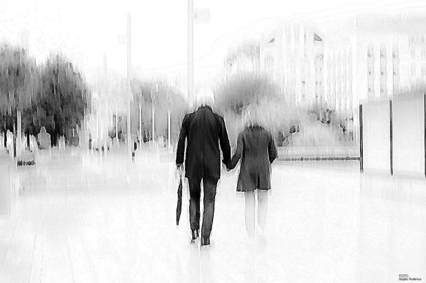 PhotoMania - Walking away