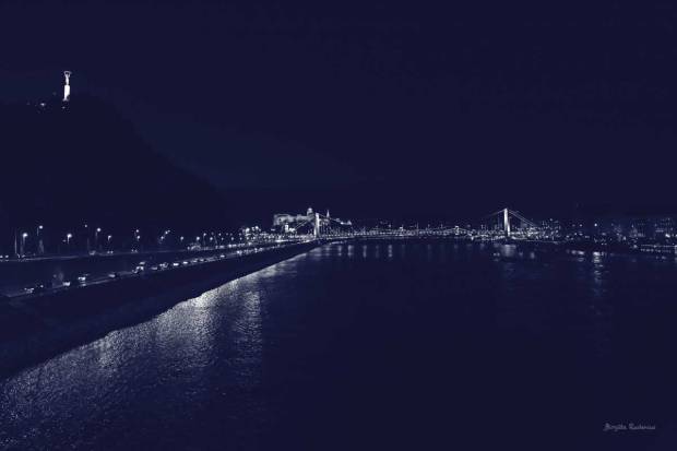 Budapest by night - River Danube, Buda Castle, Statue of Liberty and Chain Bridge