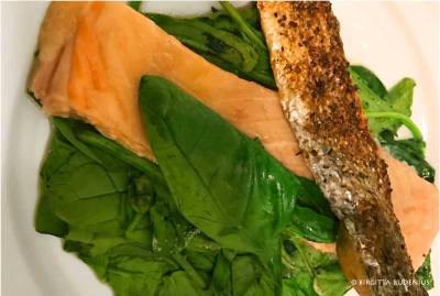 LCHF - Salmon and spinach - by #blogfia.