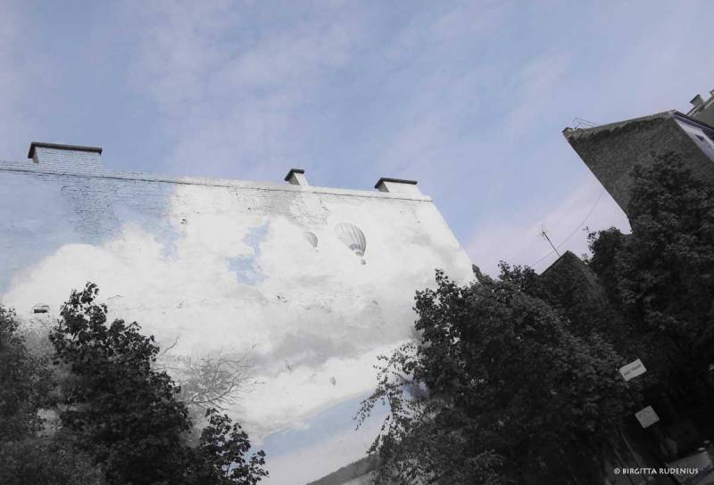 Mural - Street Art - Balloon, Budapest.